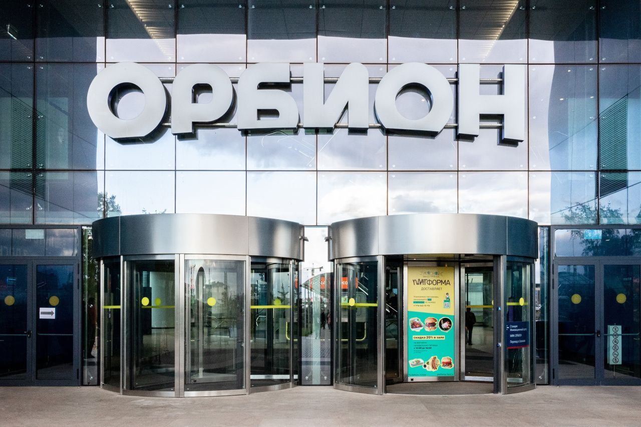 фасад дома, здание по адресу Московская обл, г Одинцово, пгт Новоивановское, ул Западная, стр 180 