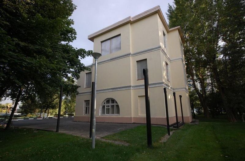 фасад дома, здание по адресу г Москва, Ленинградский пр-кт, д 37 к 10